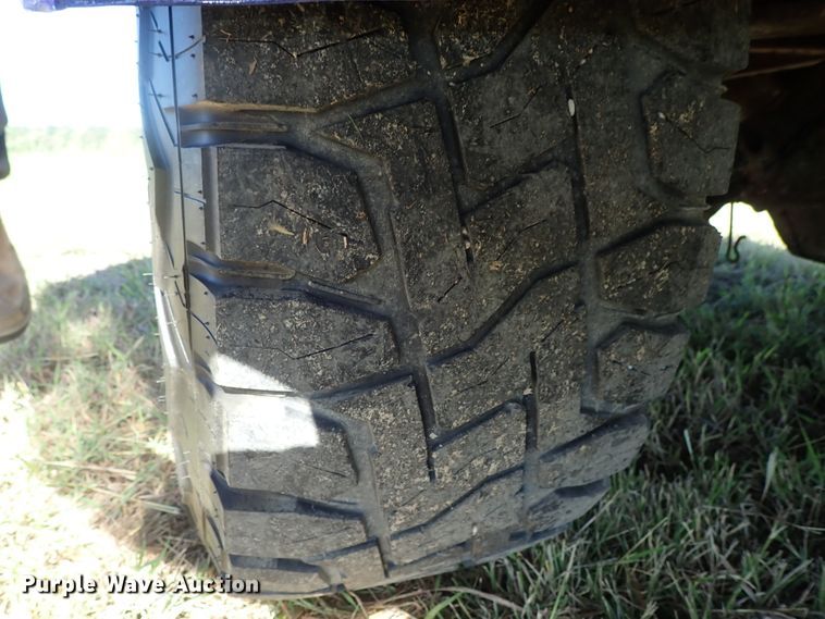 image for item DB7700 2003 Ford F250 Super Duty Crew Cab flatbed pickup truck