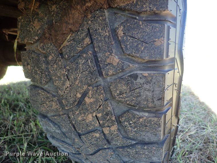 image for item DB7700 2003 Ford F250 Super Duty Crew Cab flatbed pickup truck