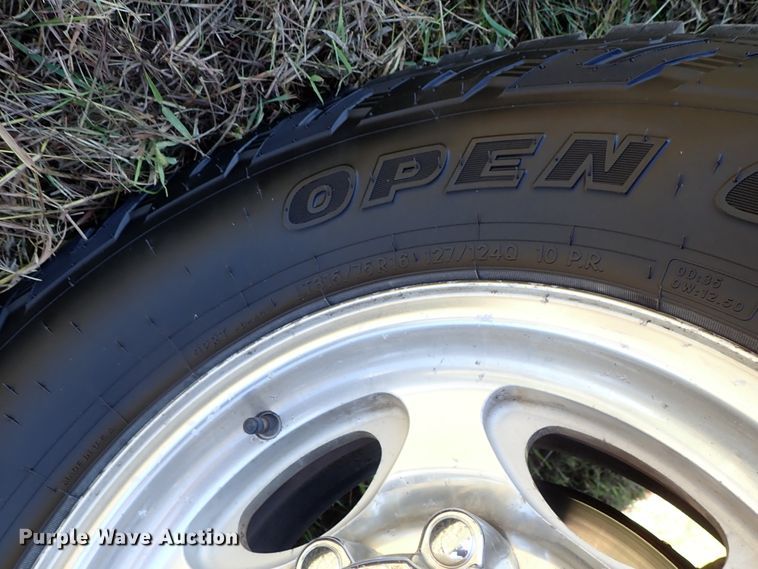 image for item DB7700 2003 Ford F250 Super Duty Crew Cab flatbed pickup truck