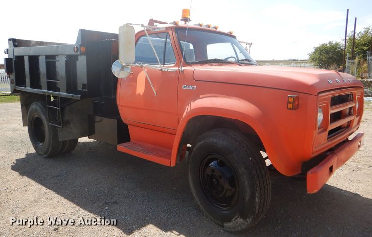 image for item DD4465 1976 Dodge D600 dump truck