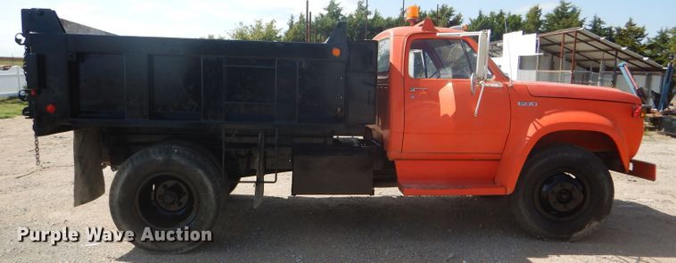 image for item DD4465 1976 Dodge D600 dump truck