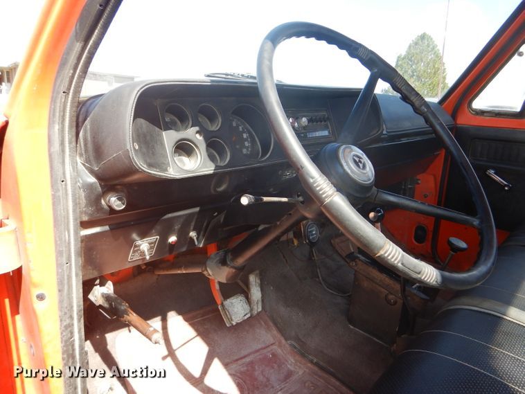 image for item DD4465 1976 Dodge D600 dump truck