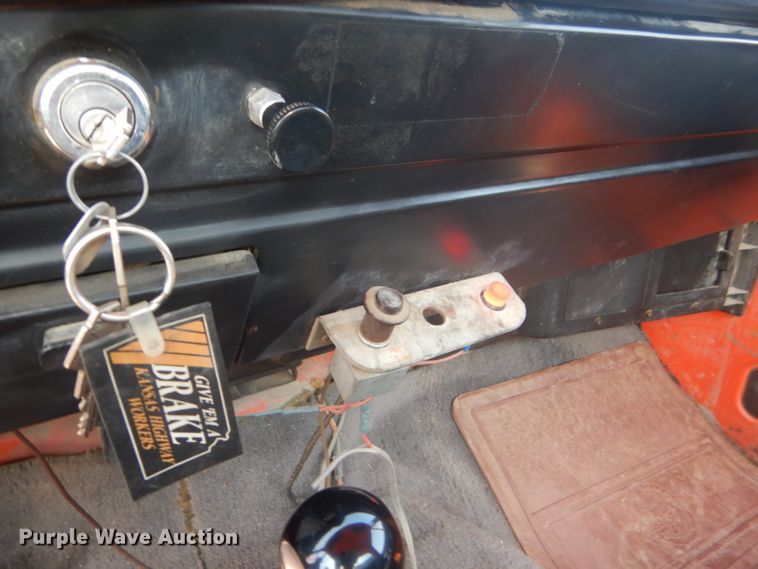 image for item DD4465 1976 Dodge D600 dump truck