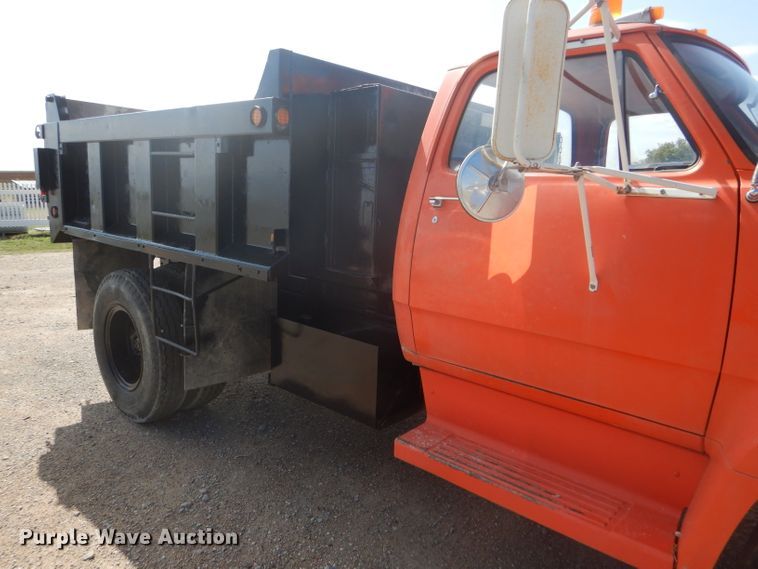 image for item DD4465 1976 Dodge D600 dump truck