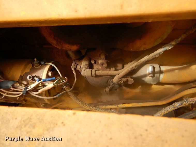 image for item DD4494 1967 International 2424 tractor