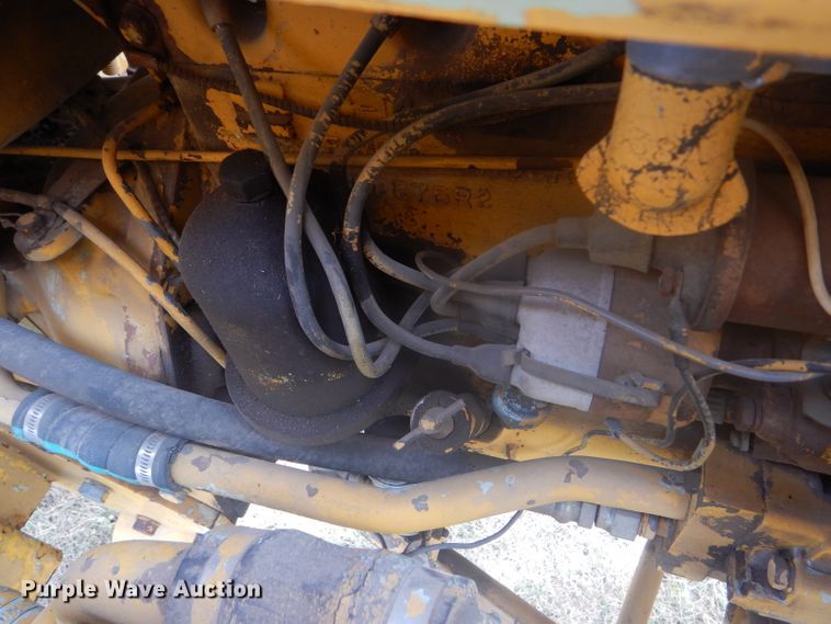 image for item DD4494 1967 International 2424 tractor