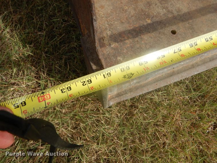 image for item DD4494 1967 International 2424 tractor