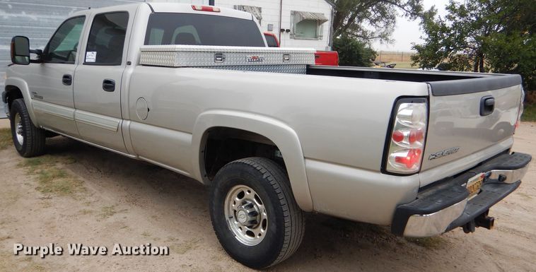 image for item DD4499 2006 Chevrolet Silverado 2500HD Crew Cab pickup truck