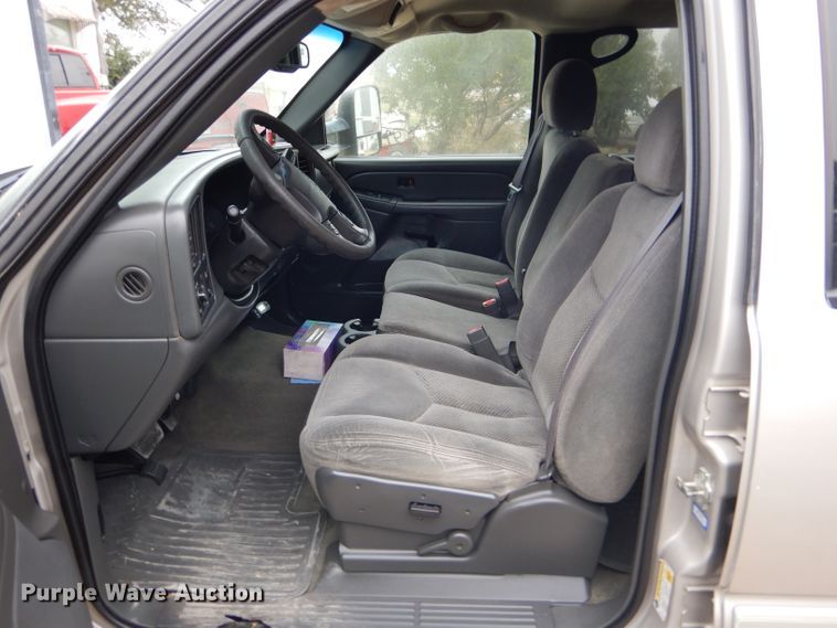 image for item DD4499 2006 Chevrolet Silverado 2500HD Crew Cab pickup truck