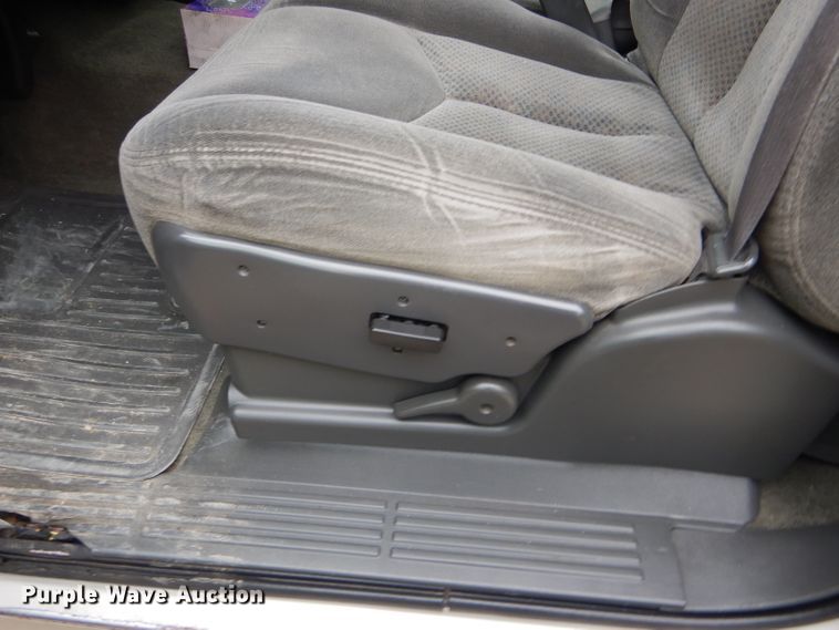 image for item DD4499 2006 Chevrolet Silverado 2500HD Crew Cab pickup truck