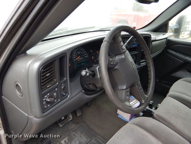 image for item DD4499 2006 Chevrolet Silverado 2500HD Crew Cab pickup truck