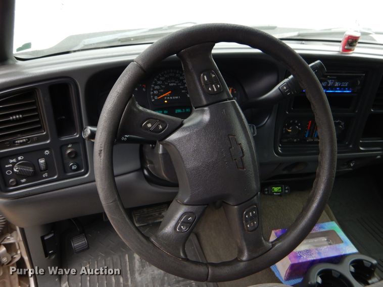 image for item DD4499 2006 Chevrolet Silverado 2500HD Crew Cab pickup truck