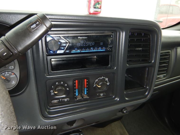 image for item DD4499 2006 Chevrolet Silverado 2500HD Crew Cab pickup truck