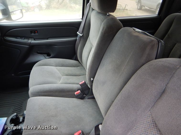 image for item DD4499 2006 Chevrolet Silverado 2500HD Crew Cab pickup truck