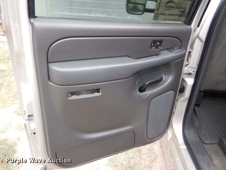 image for item DD4499 2006 Chevrolet Silverado 2500HD Crew Cab pickup truck