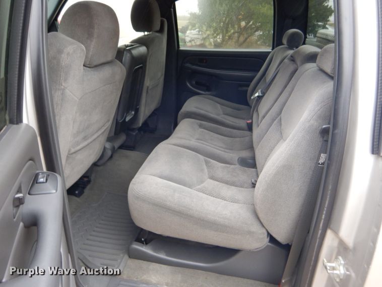 image for item DD4499 2006 Chevrolet Silverado 2500HD Crew Cab pickup truck