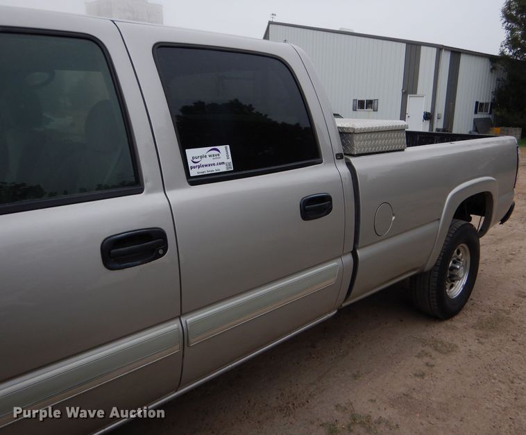 image for item DD4499 2006 Chevrolet Silverado 2500HD Crew Cab pickup truck