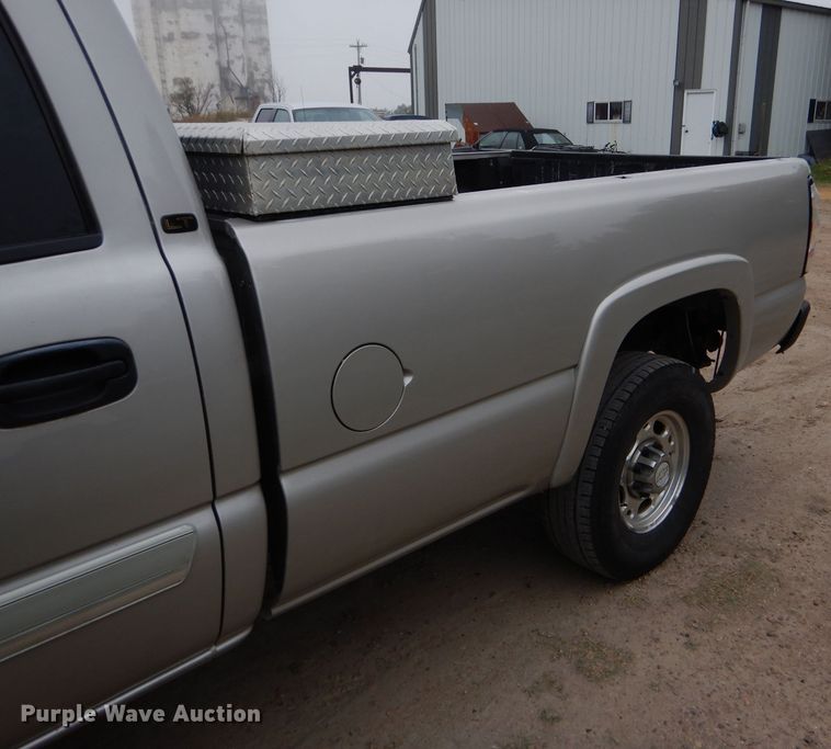 image for item DD4499 2006 Chevrolet Silverado 2500HD Crew Cab pickup truck