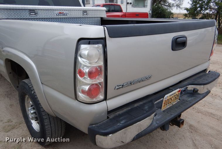 image for item DD4499 2006 Chevrolet Silverado 2500HD Crew Cab pickup truck