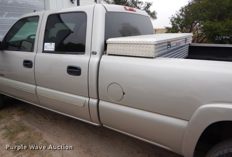 image for item DD4499 2006 Chevrolet Silverado 2500HD Crew Cab pickup truck