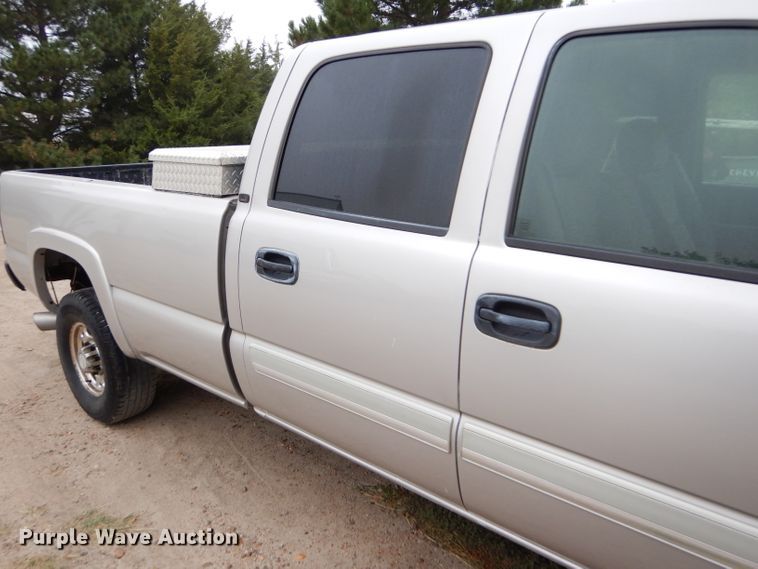 image for item DD4499 2006 Chevrolet Silverado 2500HD Crew Cab pickup truck