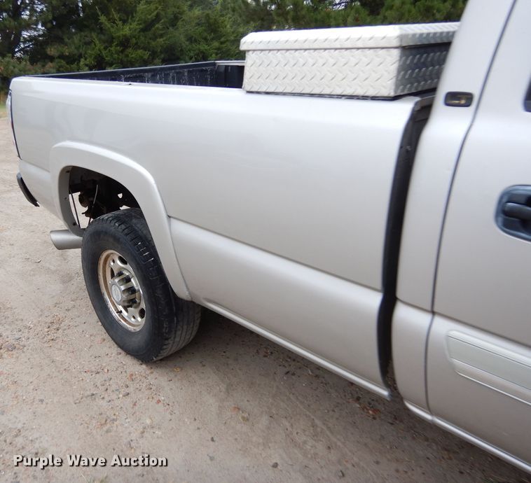 image for item DD4499 2006 Chevrolet Silverado 2500HD Crew Cab pickup truck