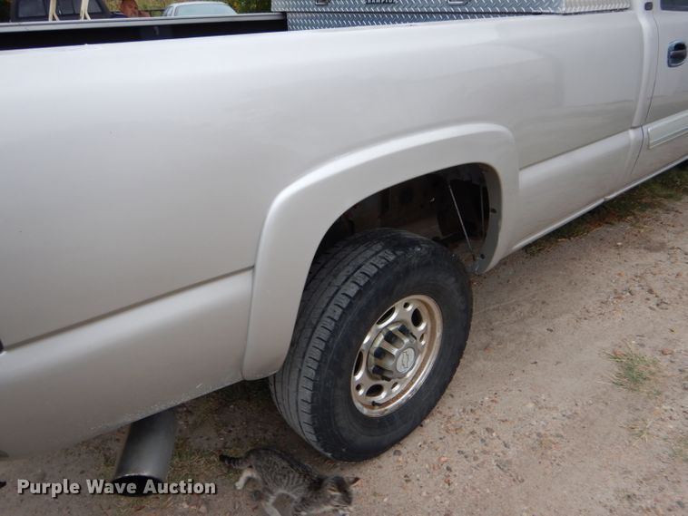 image for item DD4499 2006 Chevrolet Silverado 2500HD Crew Cab pickup truck