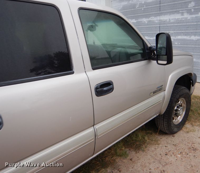 image for item DD4499 2006 Chevrolet Silverado 2500HD Crew Cab pickup truck