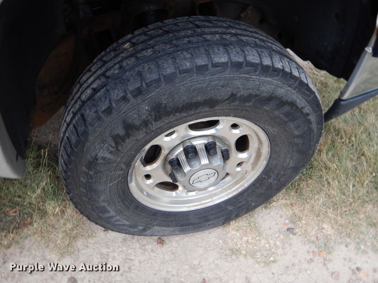 image for item DD4499 2006 Chevrolet Silverado 2500HD Crew Cab pickup truck