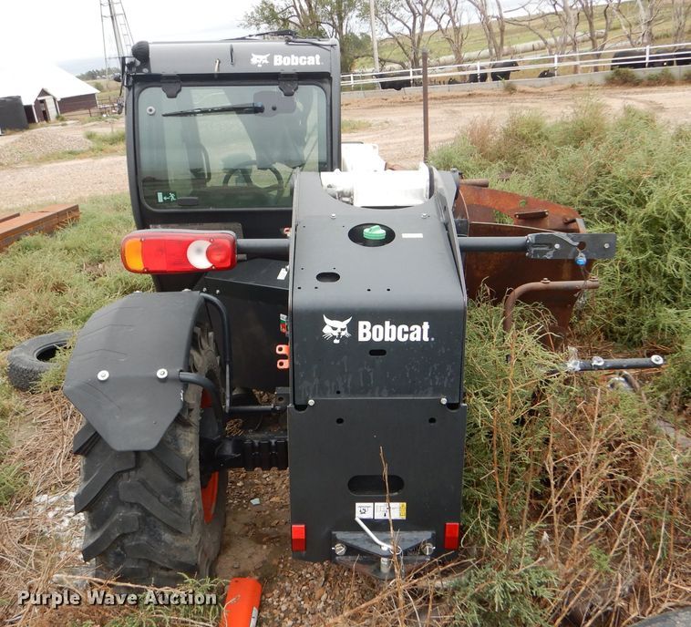 image for item DD4500 2017 Bobcat V519 telehandler