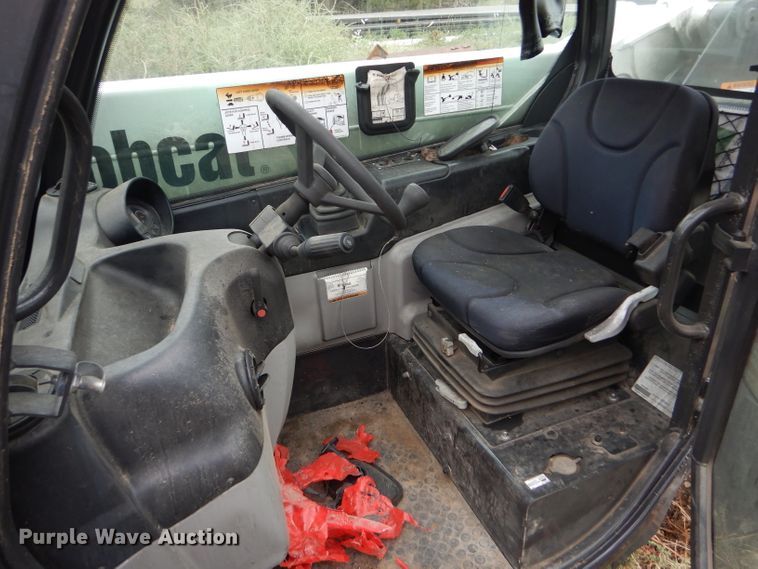 image for item DD4500 2017 Bobcat V519 telehandler