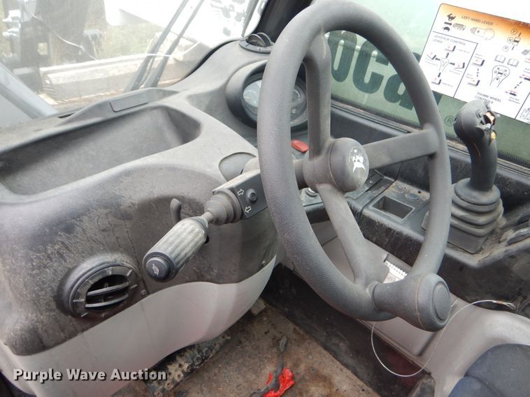 image for item DD4500 2017 Bobcat V519 telehandler