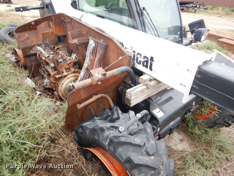 image for item DD4500 2017 Bobcat V519 telehandler