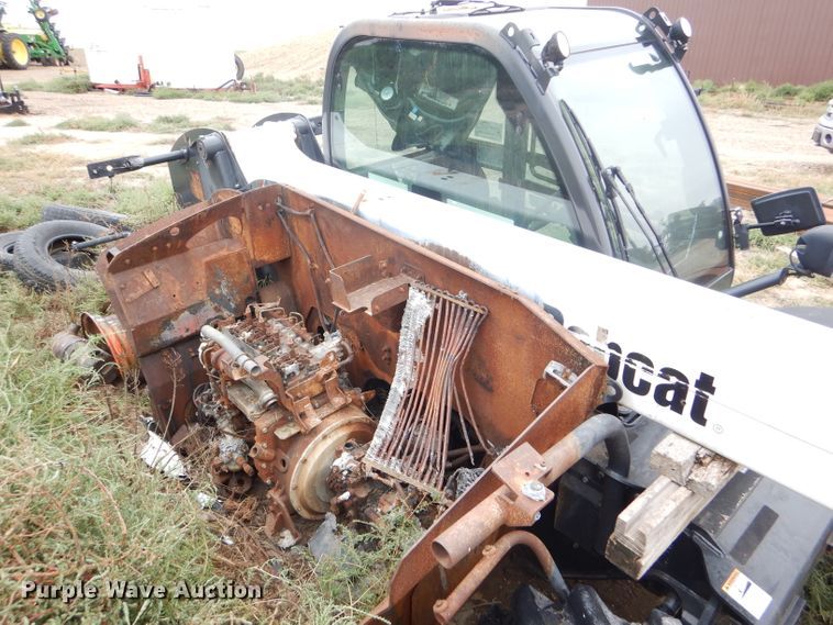 image for item DD4500 2017 Bobcat V519 telehandler