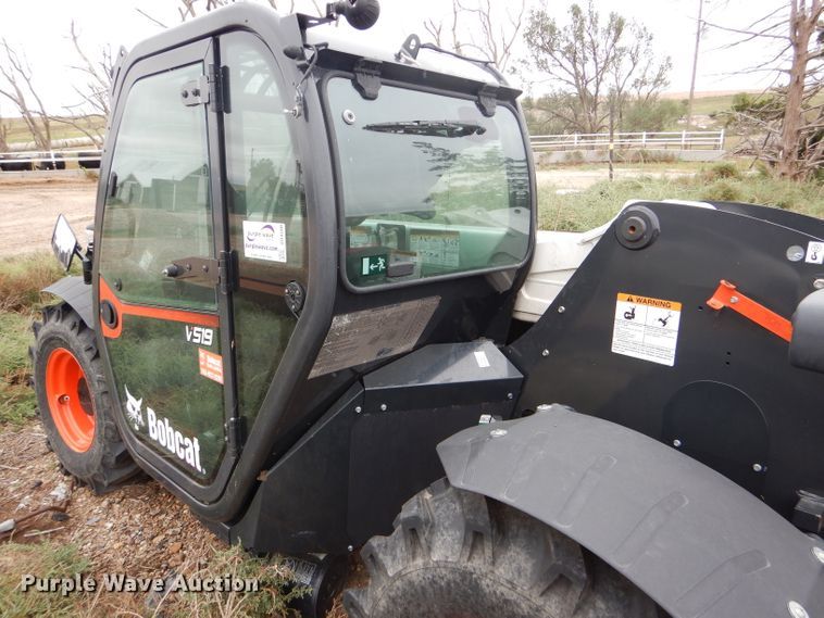 image for item DD4500 2017 Bobcat V519 telehandler