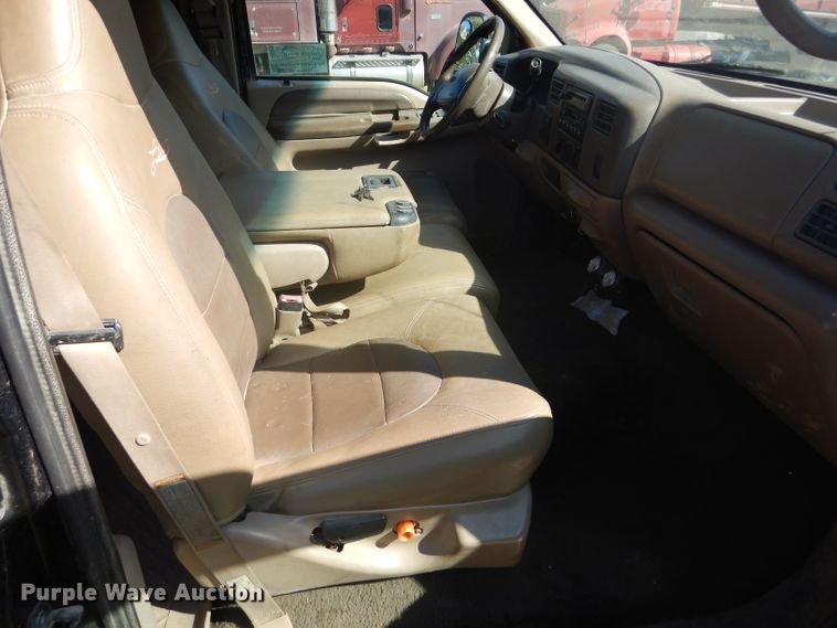 image for item DD4503 1999 Ford F350 Super Duty Crew Cab flatbed pickup truck