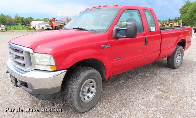 image for item DD6382 2003 Ford F250 Super Duty SuperCab pickup truck