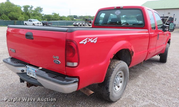 image for item DD6382 2003 Ford F250 Super Duty SuperCab pickup truck