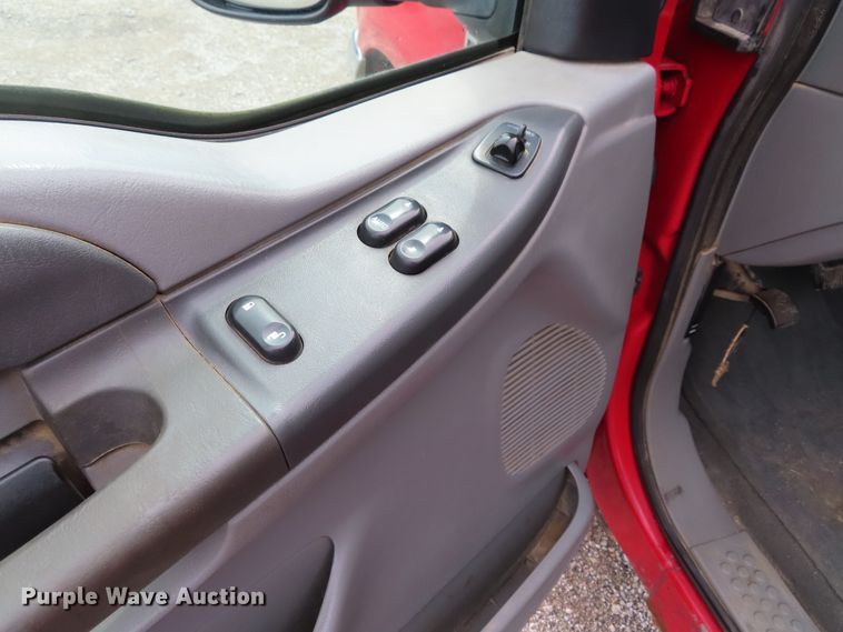 image for item DD6382 2003 Ford F250 Super Duty SuperCab pickup truck