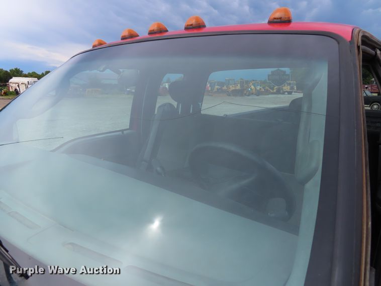 image for item DD6382 2003 Ford F250 Super Duty SuperCab pickup truck