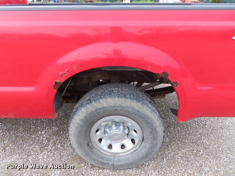 image for item DD6382 2003 Ford F250 Super Duty SuperCab pickup truck