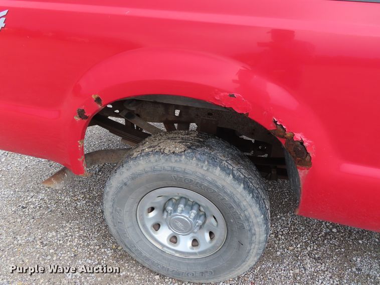 image for item DD6382 2003 Ford F250 Super Duty SuperCab pickup truck