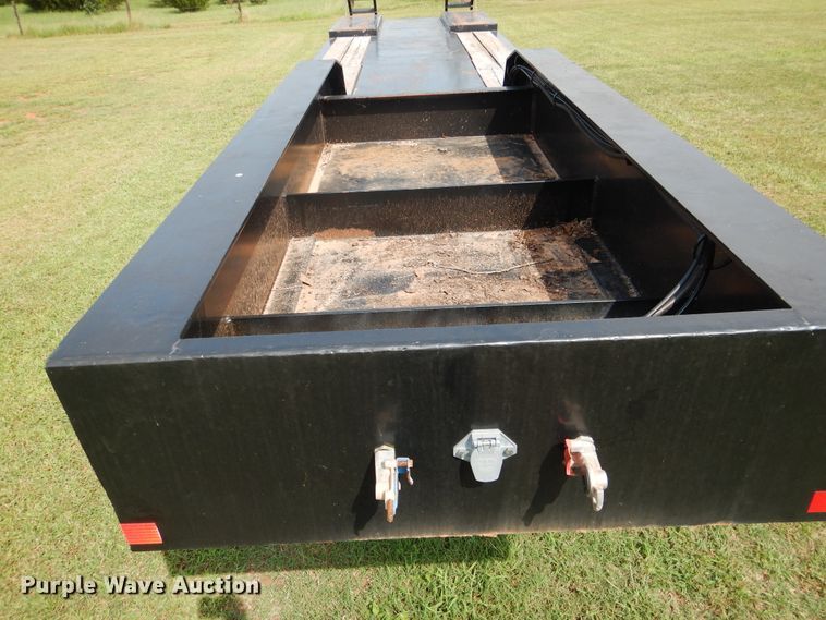 image for item DE4020 2002 Nuttall 235LB equipment trailer