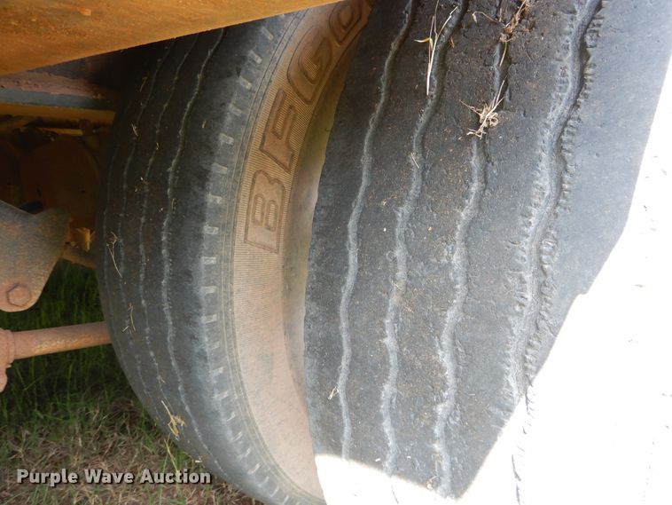 image for item DE4020 2002 Nuttall 235LB equipment trailer