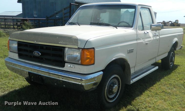 image for item DE4349 1988 Ford F250 pickup truck