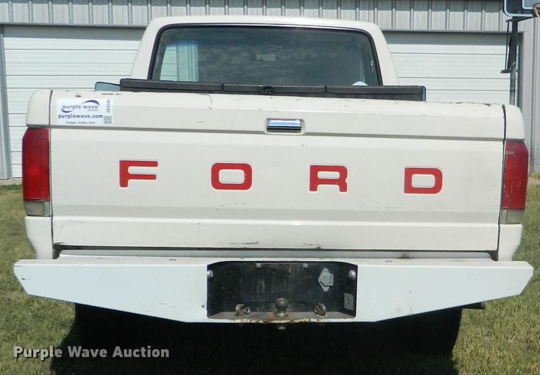 image for item DE4349 1988 Ford F250 pickup truck