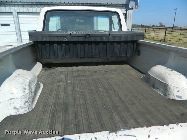 image for item DE4349 1988 Ford F250 pickup truck