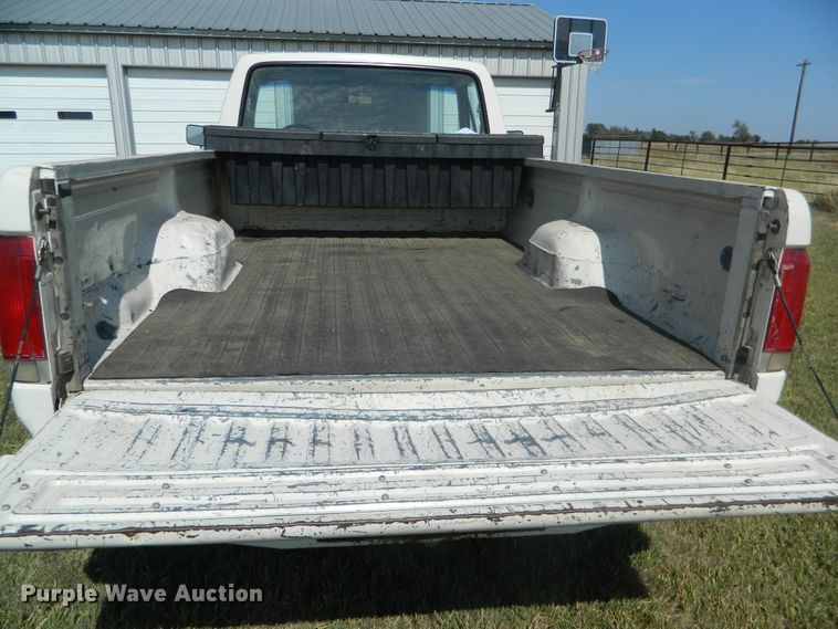 image for item DE4349 1988 Ford F250 pickup truck