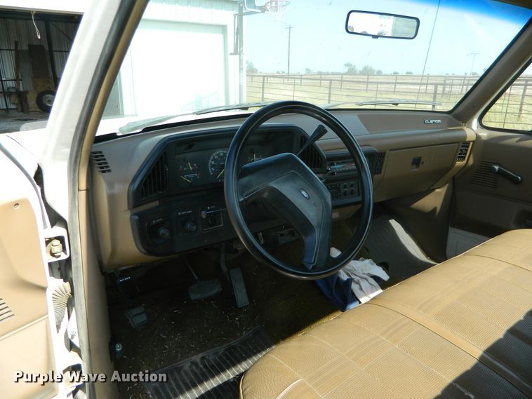 image for item DE4349 1988 Ford F250 pickup truck