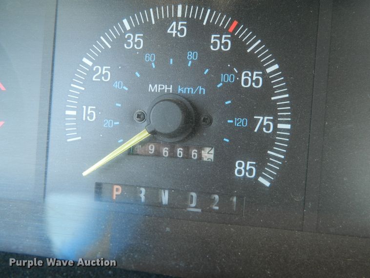 image for item DE4349 1988 Ford F250 pickup truck